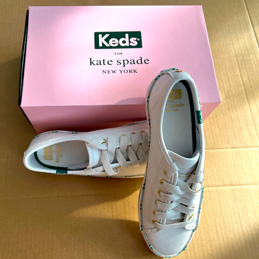 BNWT LEATHER KEDS